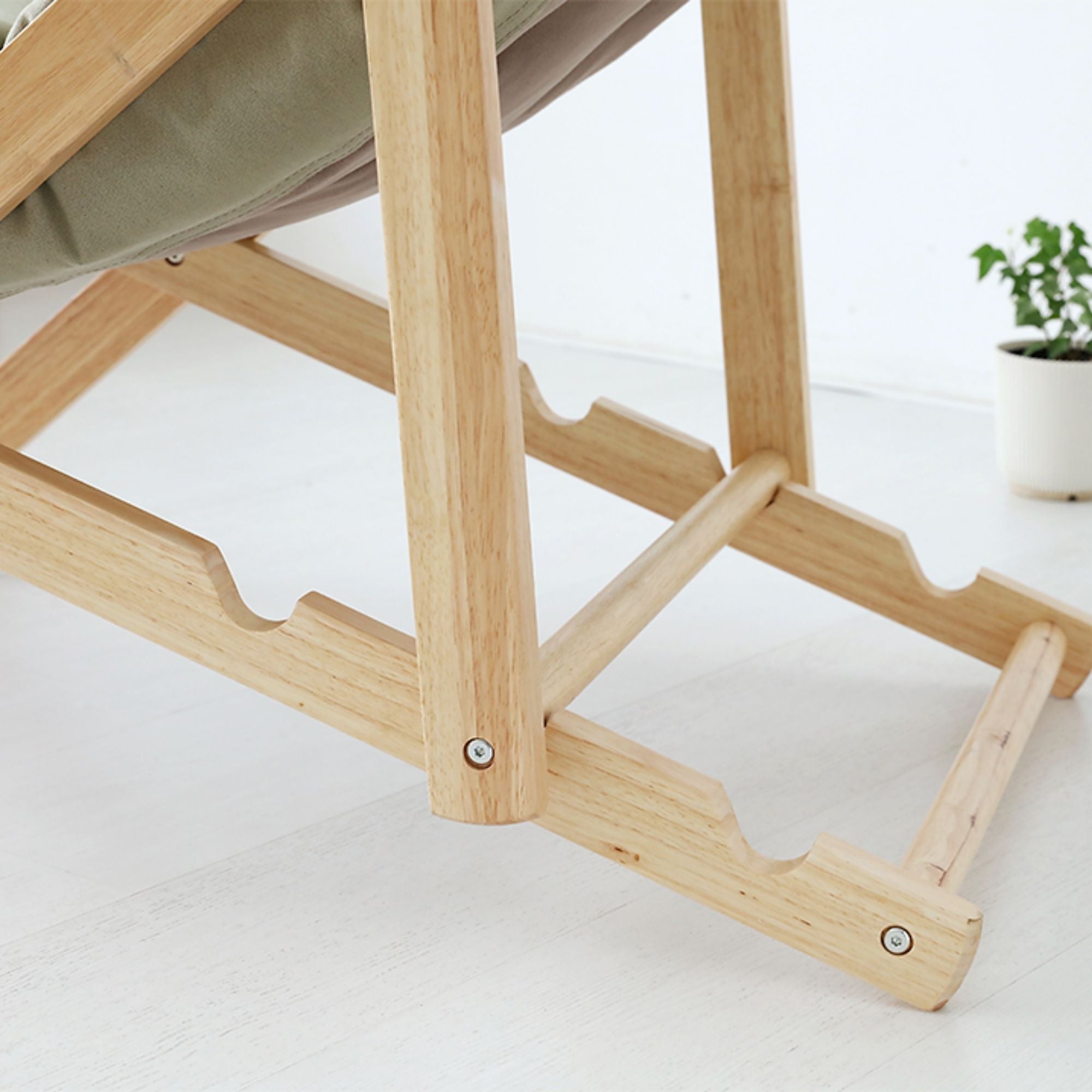 SNUG 折りたたみ式リクライニングチェア